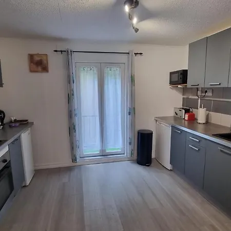 Apartment - Netflix - Marc & Cecile Rethel